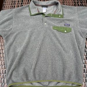 Patagonia Synchilla Size M Gray/Olive Green